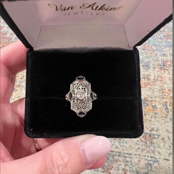 Vintage Diamond and sapphire ring size 6 - Picture 1 of 8